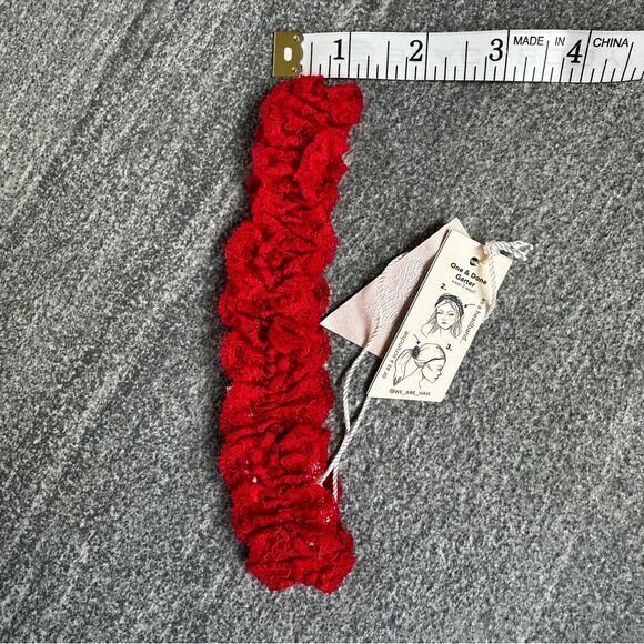 NWT Revolve x HAH One and Done Lace Garter Headband Scrunchie in Siren Red - Picture 6 of 12